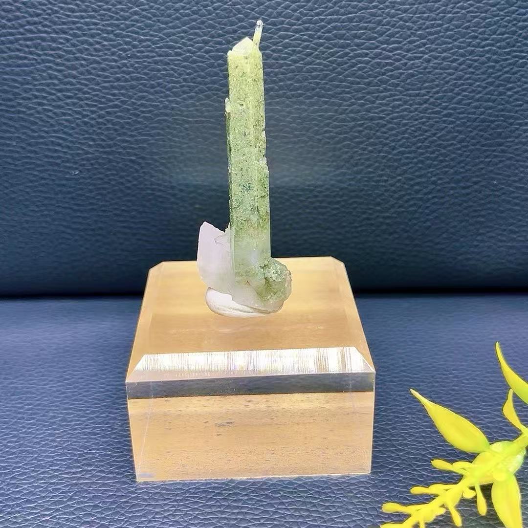 5A90G   Natural Green Phantom Quartz Cluste