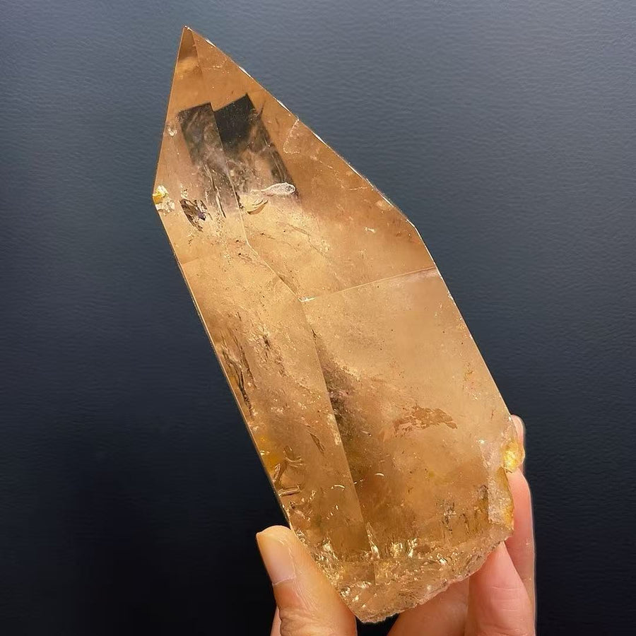 5A1180G   Golden Citrine Decor with Natural Central Flocculent Inclusion