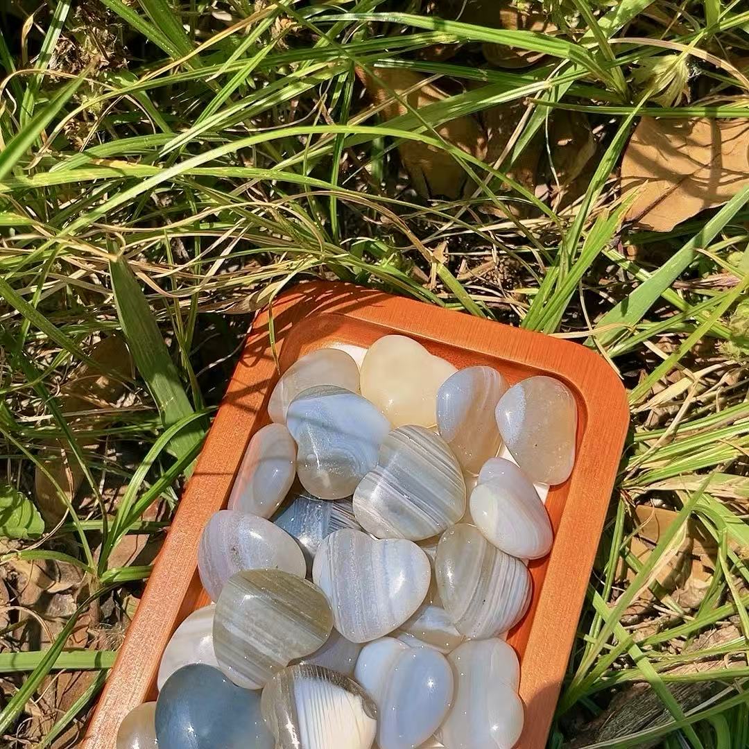 5A13G Premium Blue Vein Agate Heart Carving