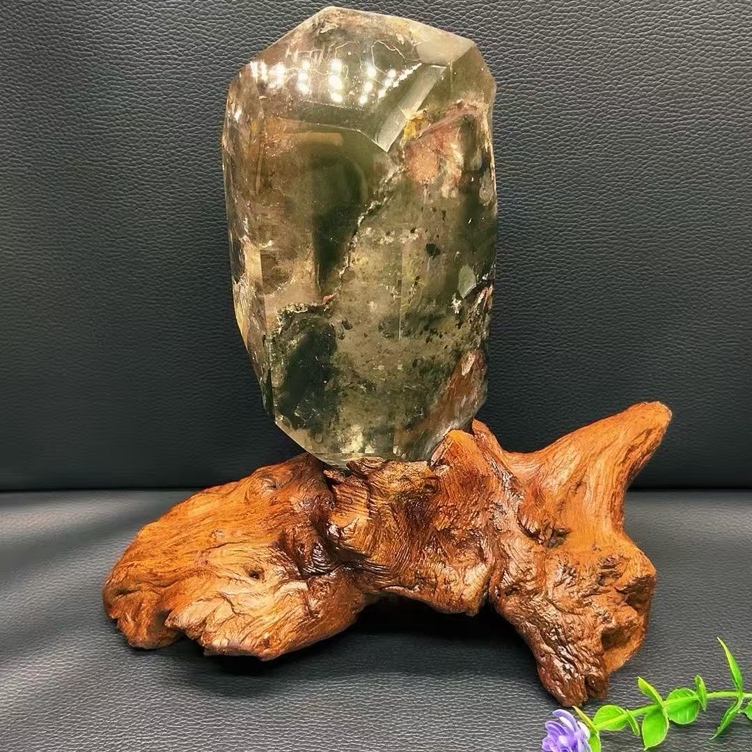 5A1790G    Premium Ultra-Clear Green Phantom Quartz Point