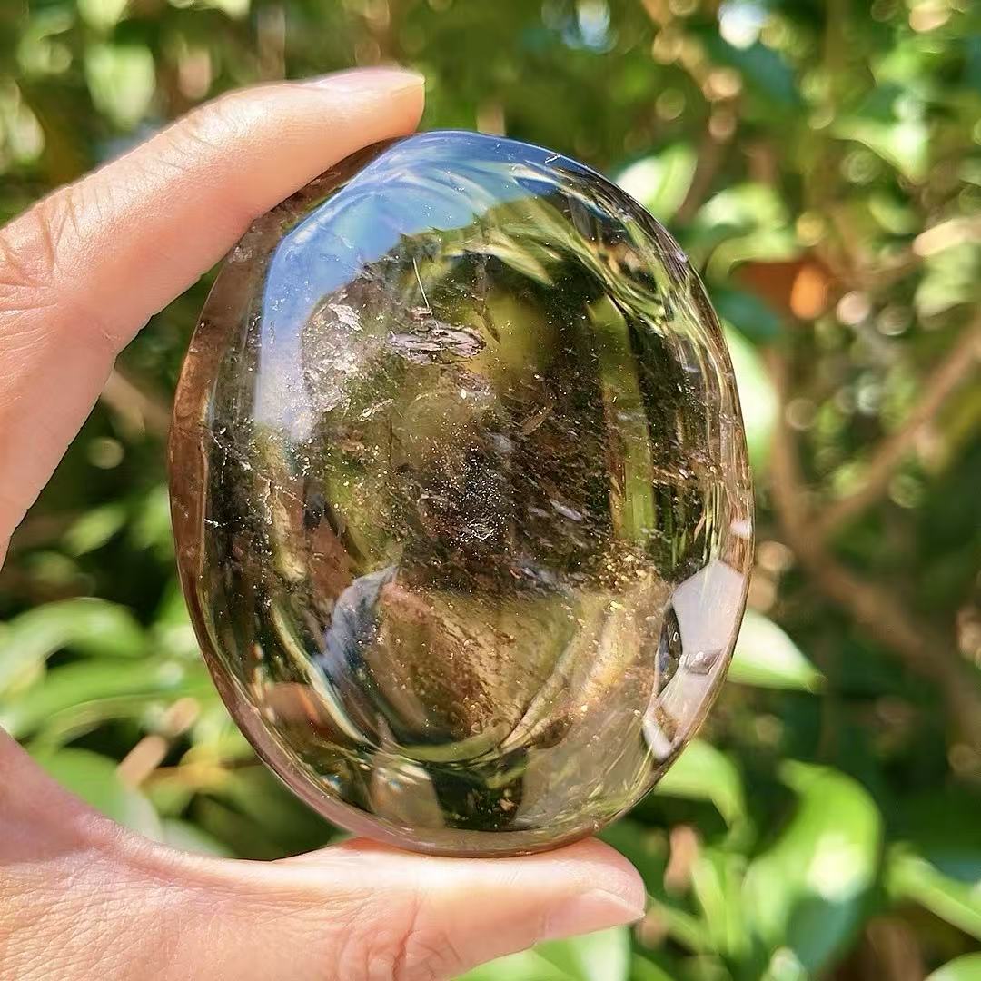 5A170G   High-clarity Smoky Quartz Palm Stone