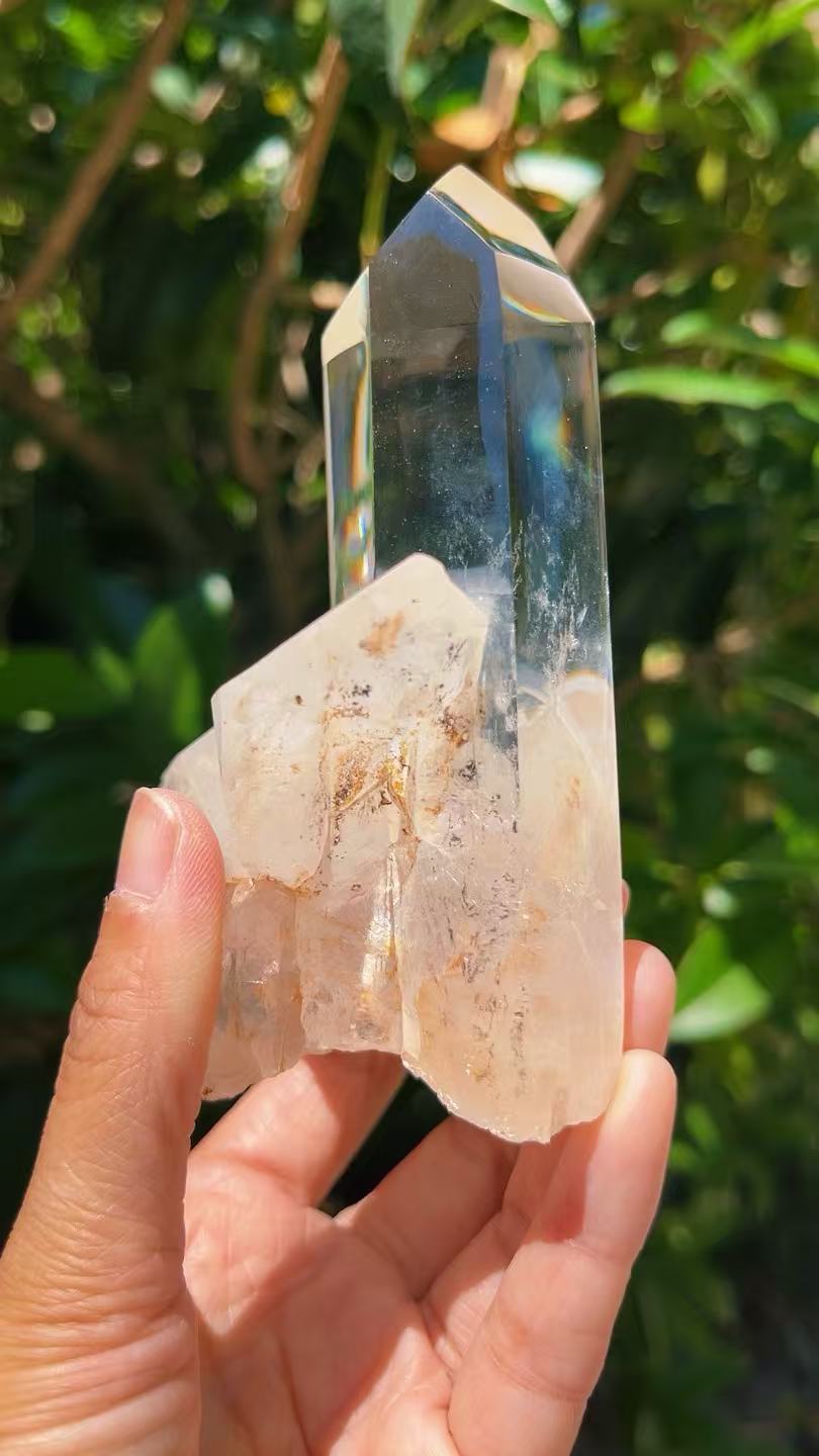 5A 550G      Clear Quartz Cluster