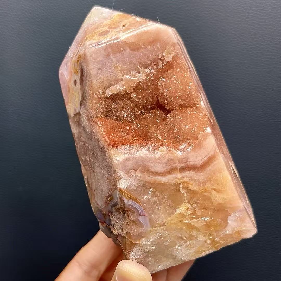 5A600G   Cherry Blossom Agate Fine Sand Fudge Point