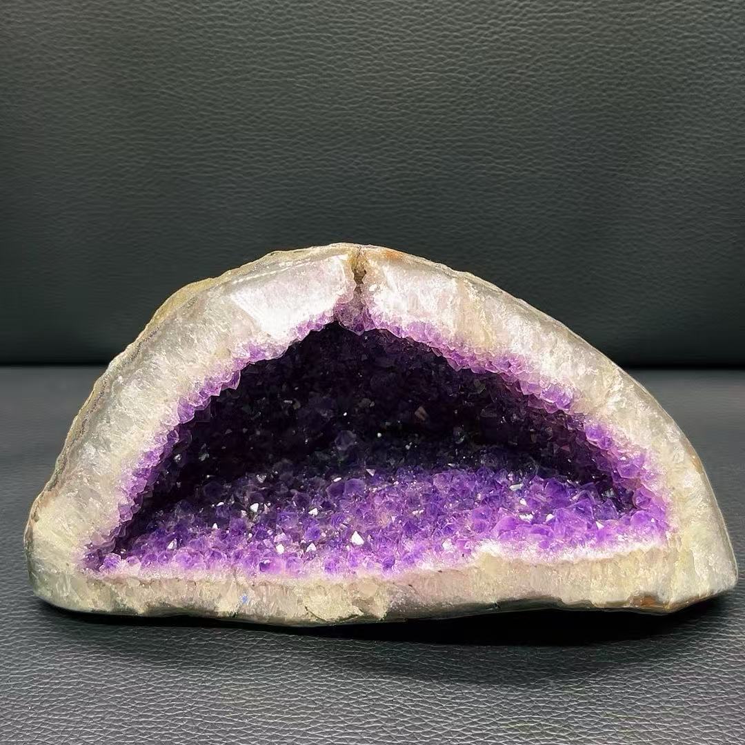 5A800G    Feng Shui Amethyst Geode Money Bag