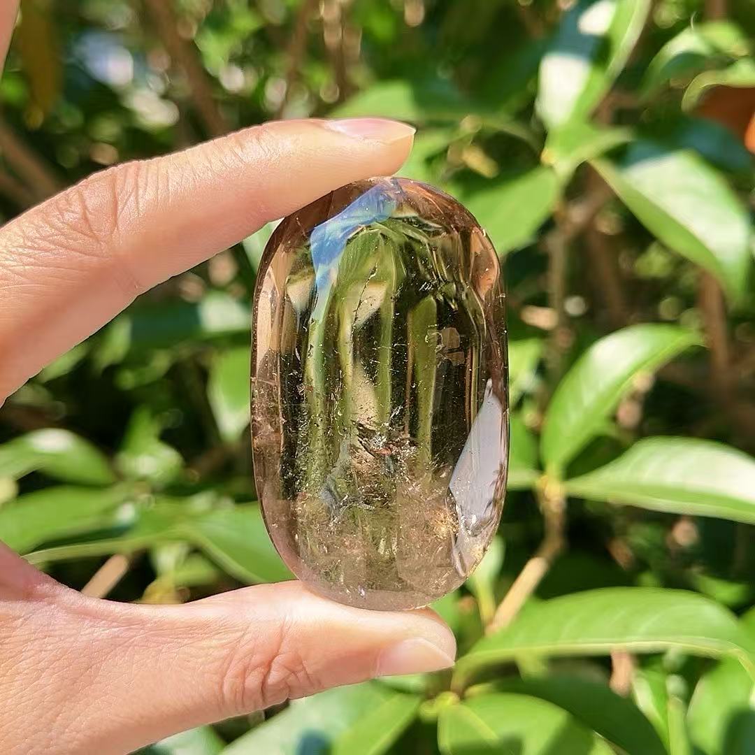 5A170G   High-clarity Smoky Quartz Palm Stone