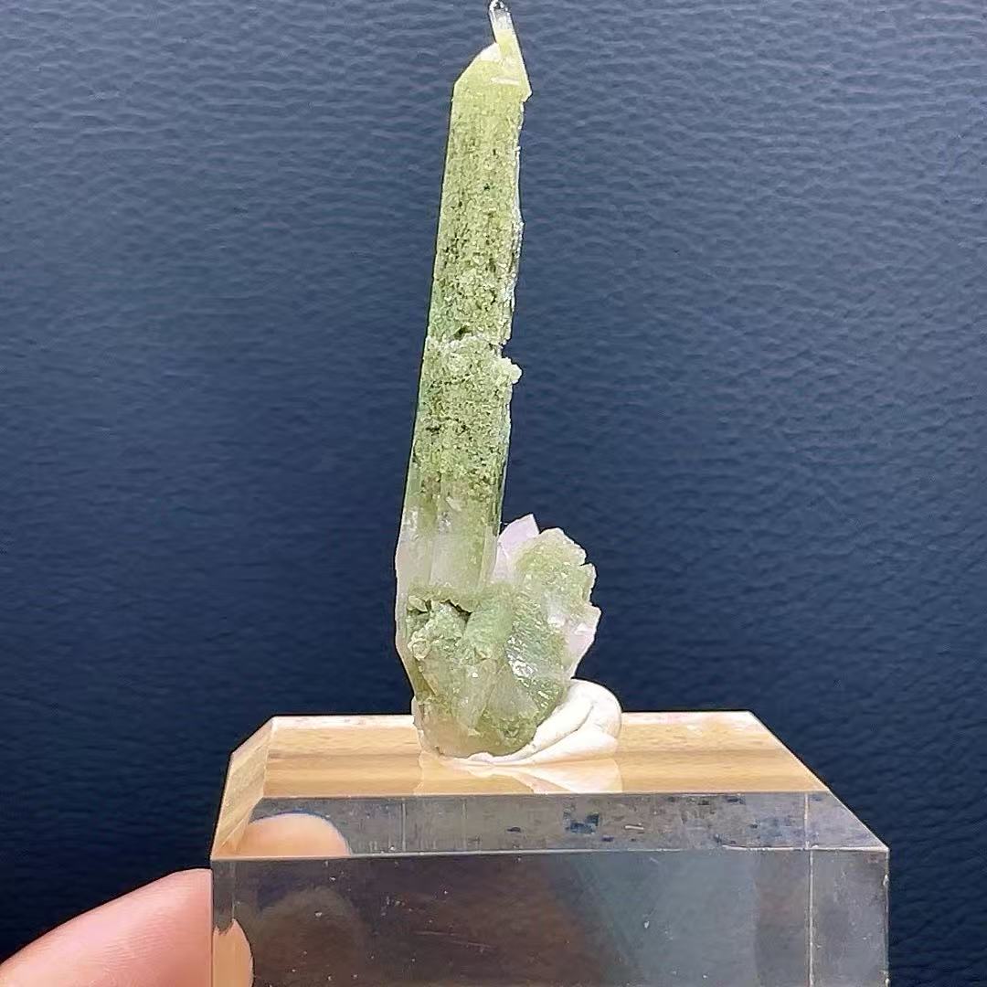 5A90G   Natural Green Phantom Quartz Cluste