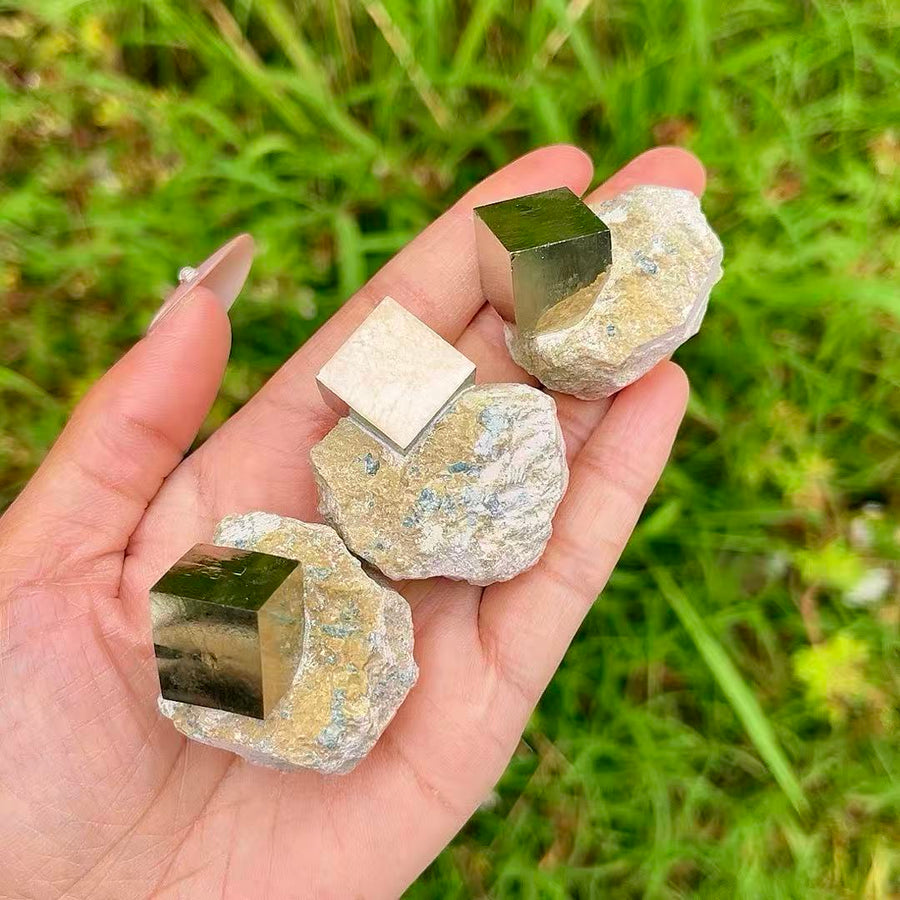 5A50G    Chalcopyrite with Host Rock Association