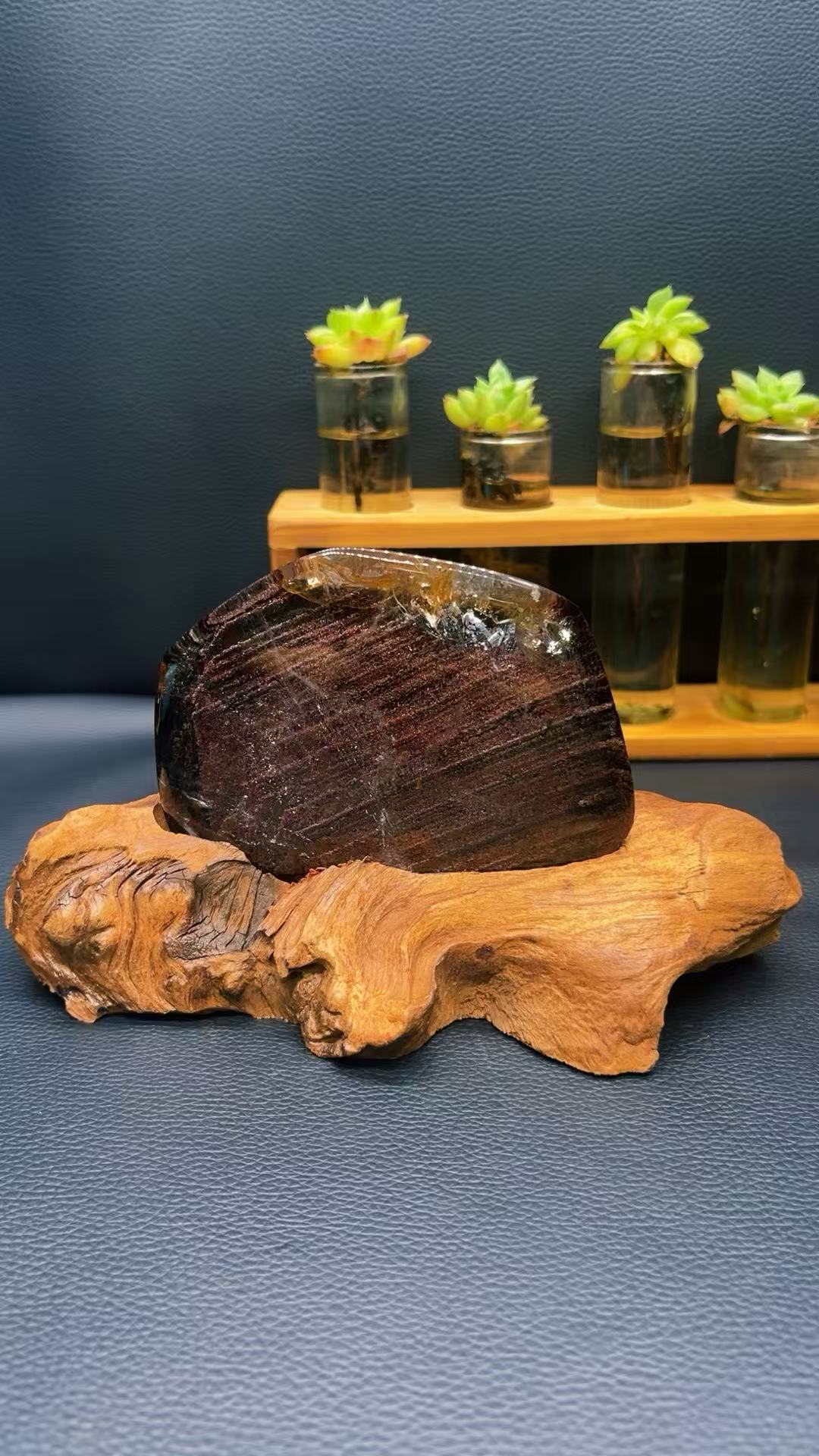 5A  680G  Red and Garden Quartz