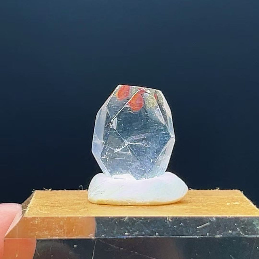 5A3G   lear Red Phantom White Quartz Freeform