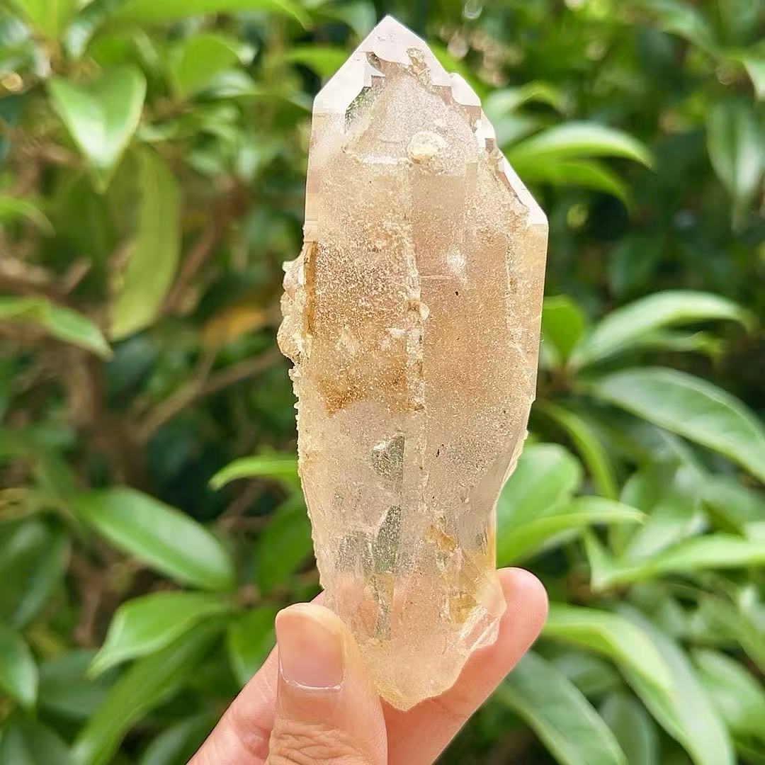 5A 160G   Yellow Flower Inclusion White Quartz Cluster Ornament