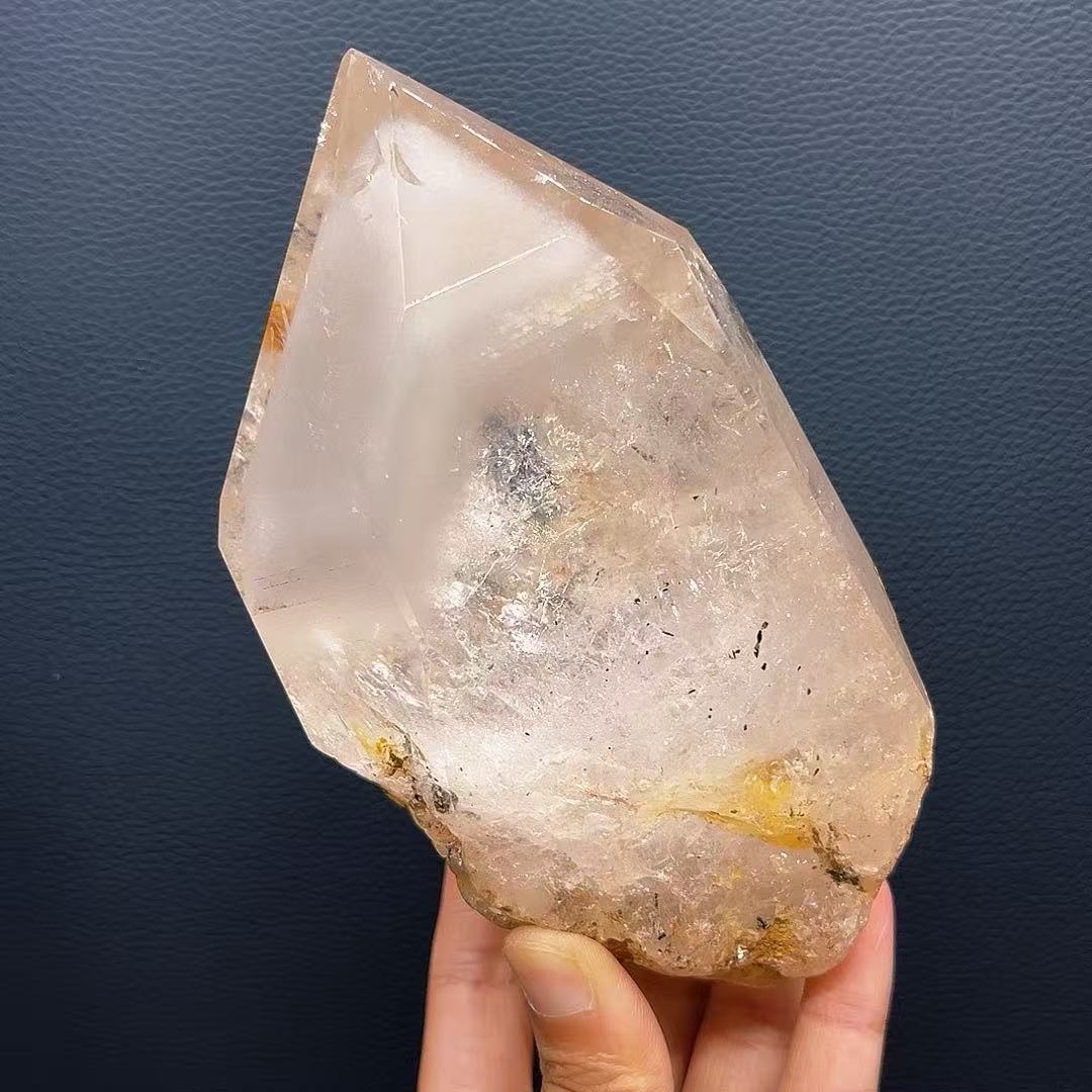 5A1770G     Premium Natural White Phantom Landscape Quartz Ornament