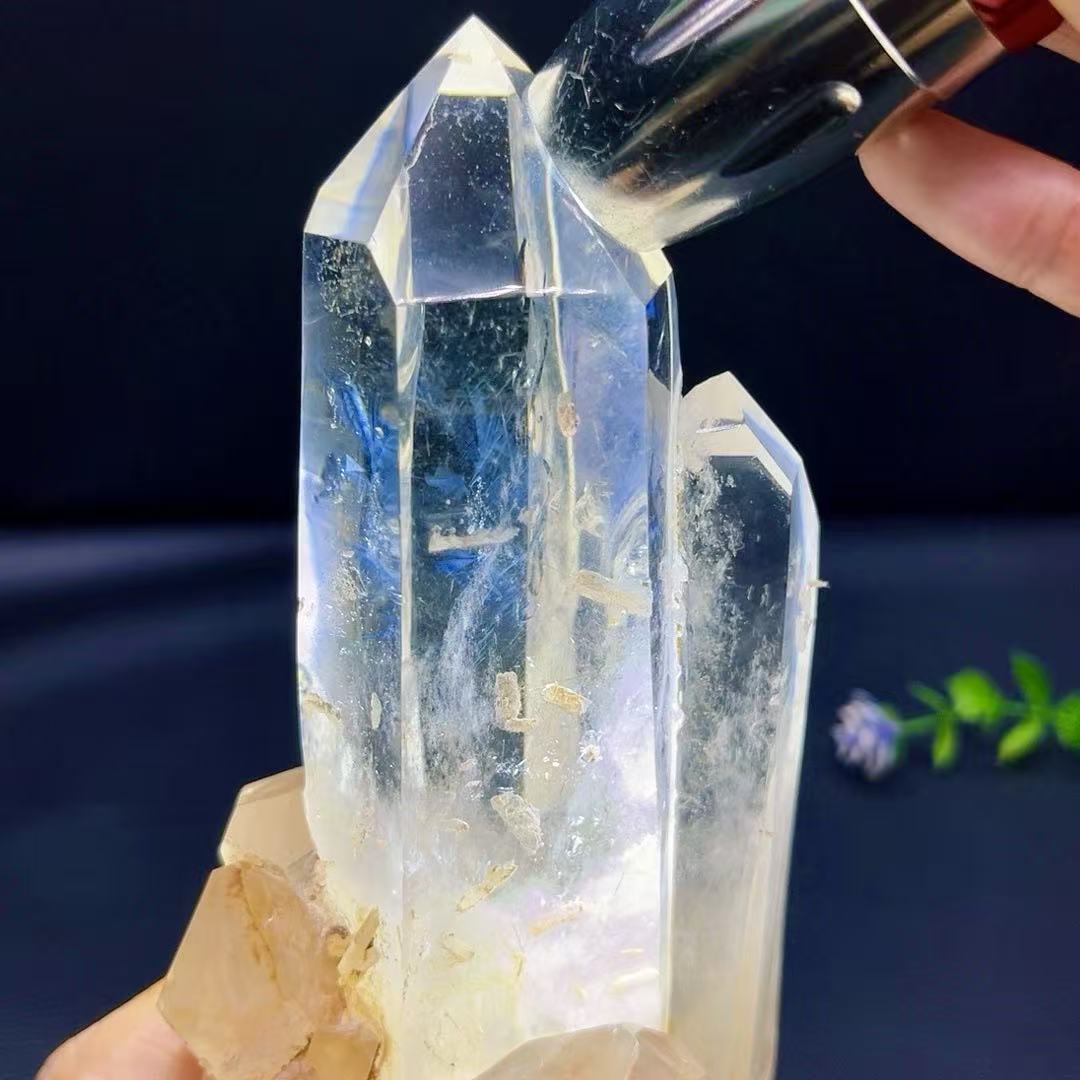 5A 1100G    High-clarity Blue needle Quartz  Cluster