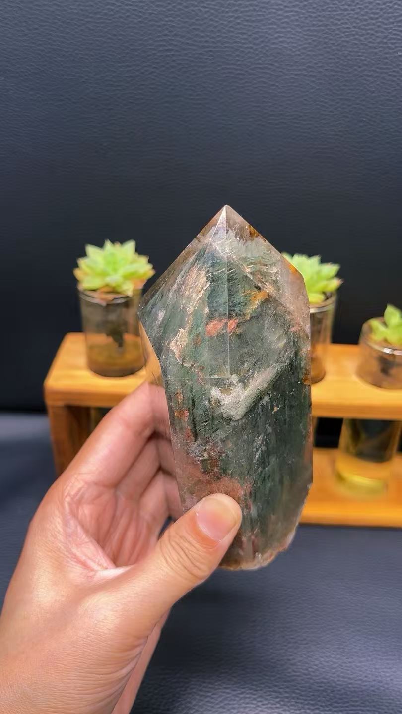 5A  920G  Crystal point  Green phantom Quartz