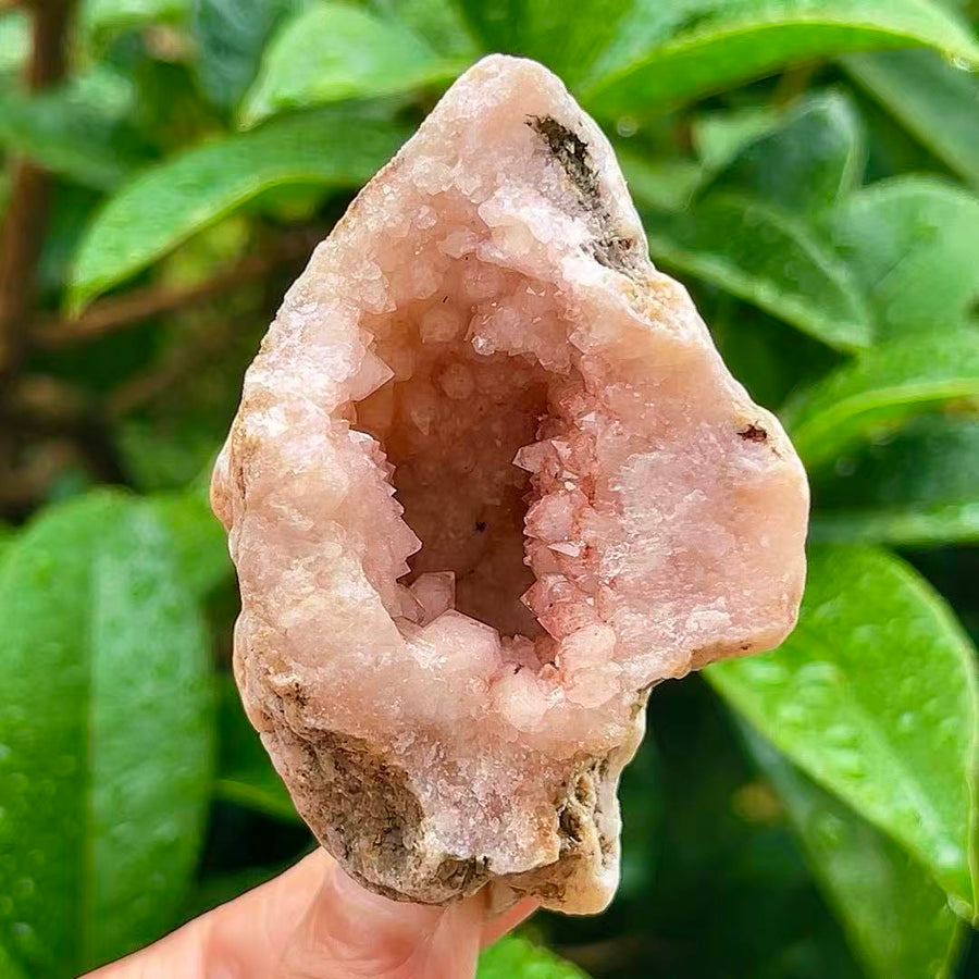 5A 110G    Soft Candy Agate Geode