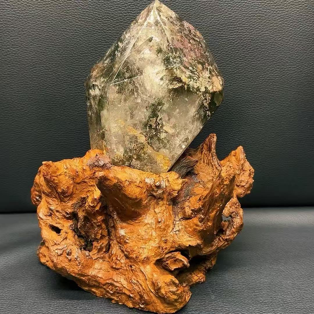 5A1760G   atural Rough Freeform Green Phantom Quartz Decor