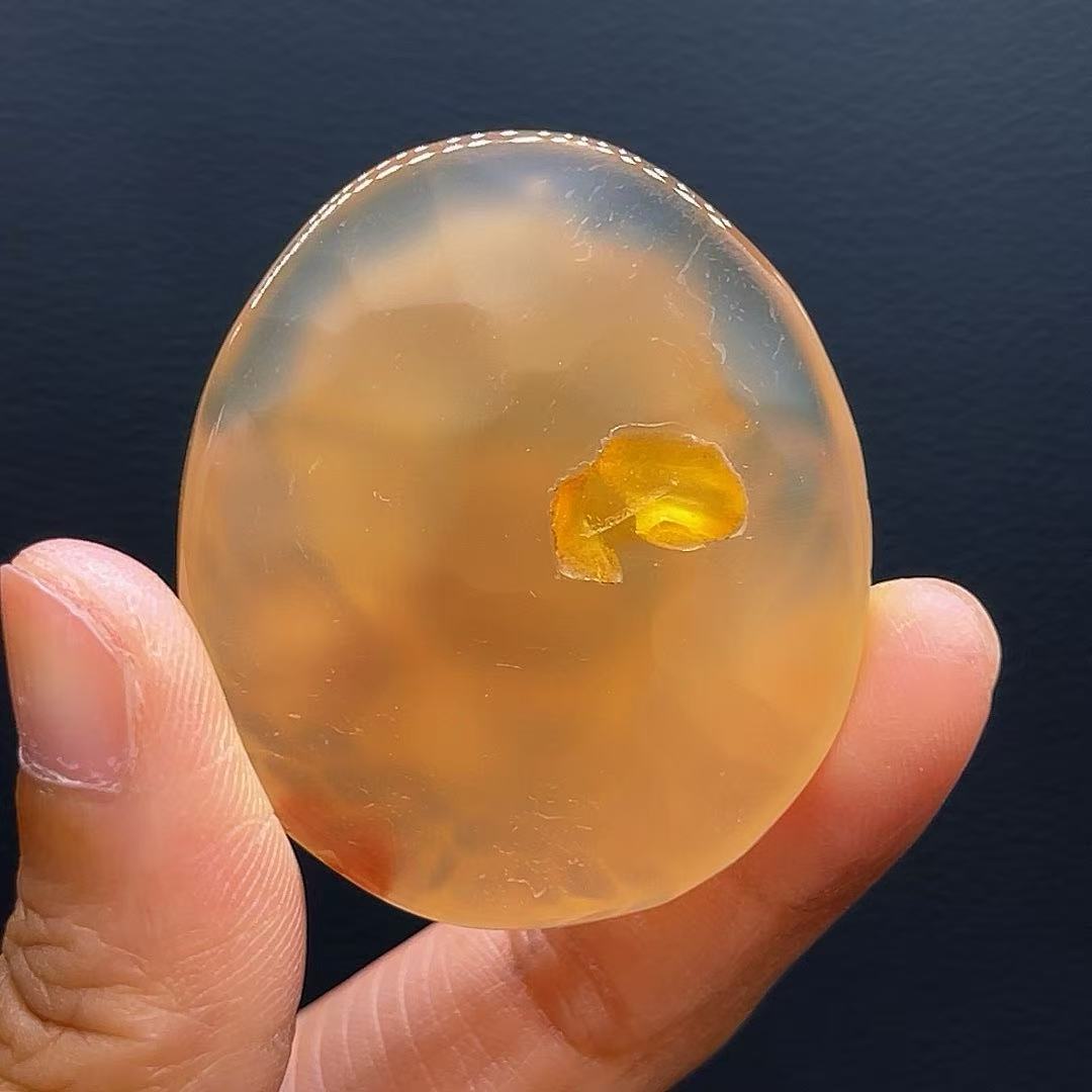 5A22G   Natural Chubut Yellow Agate Pendant