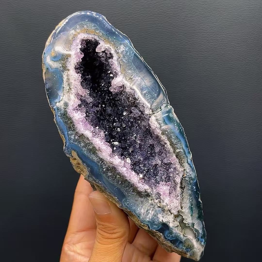 5A800G    Feng Shui Amethyst Geode Money Bag