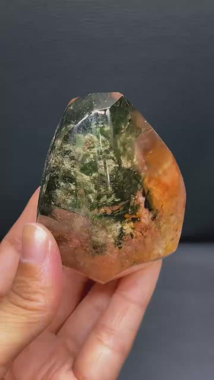 5A 270G  Lrregular Green  Phantom  Quartz Ornanment