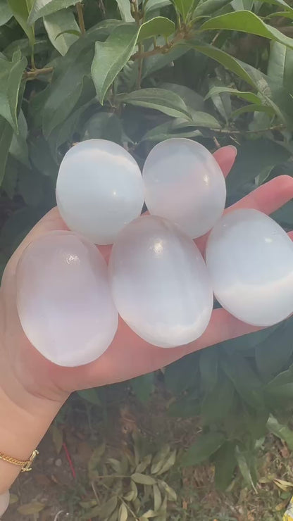 A00104 cat eye flash selenite palm (hand crystal)(cleanning crystal)