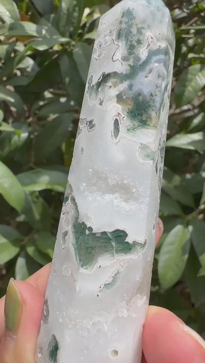 A00111 rare unique high quality moss agate tower (pretty moss very true to natute )(vivid)
