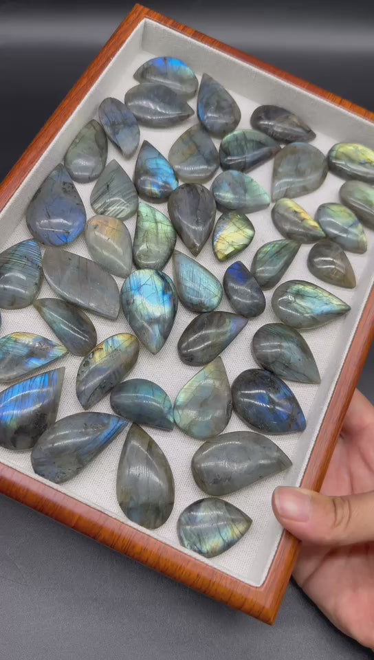 A00037 strong flash labadorite teardrop