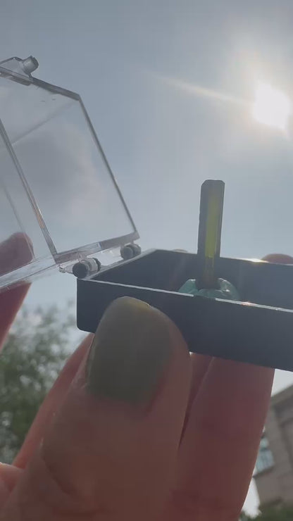 A00107 rare clear green tourmaline point (free box)