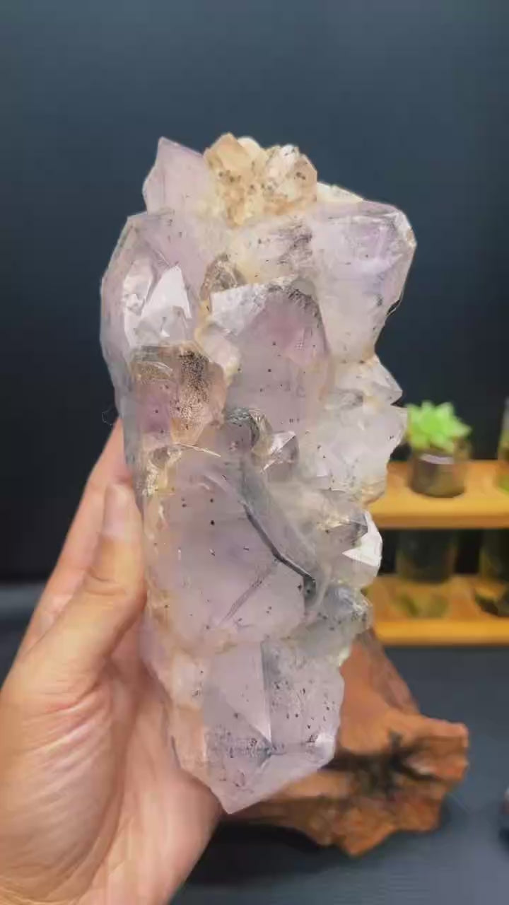 5A 1370G  Amethyst Flower Large Bud Lrregular Ornament