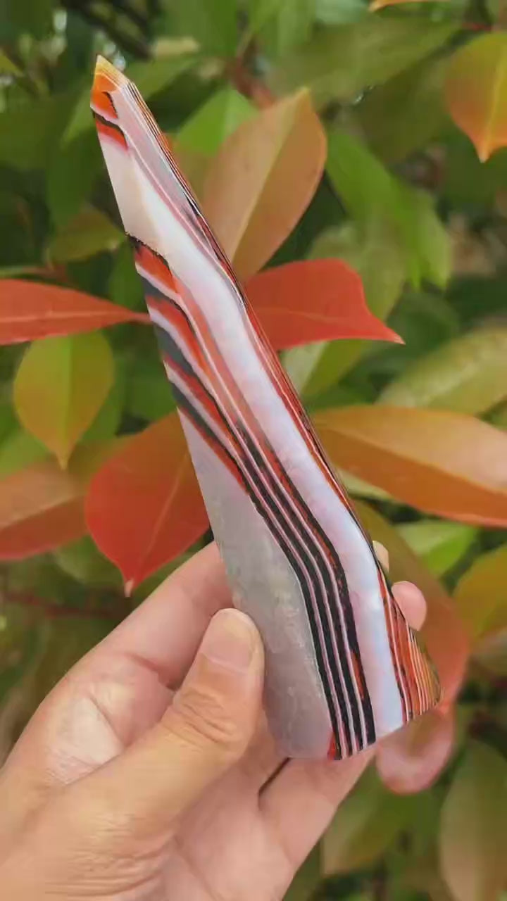 5A 180G sardonyx Banded agate tower Natural striped agate stone mineral