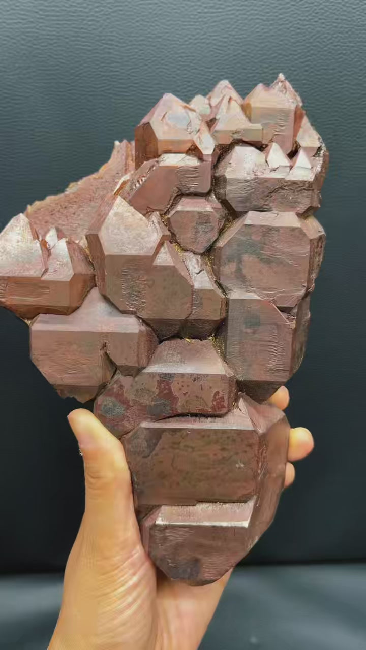 5A  1300G  Red Mud Skeletal Quartz