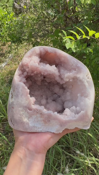 A00041 AA druzy geode pink amethyst freefrom