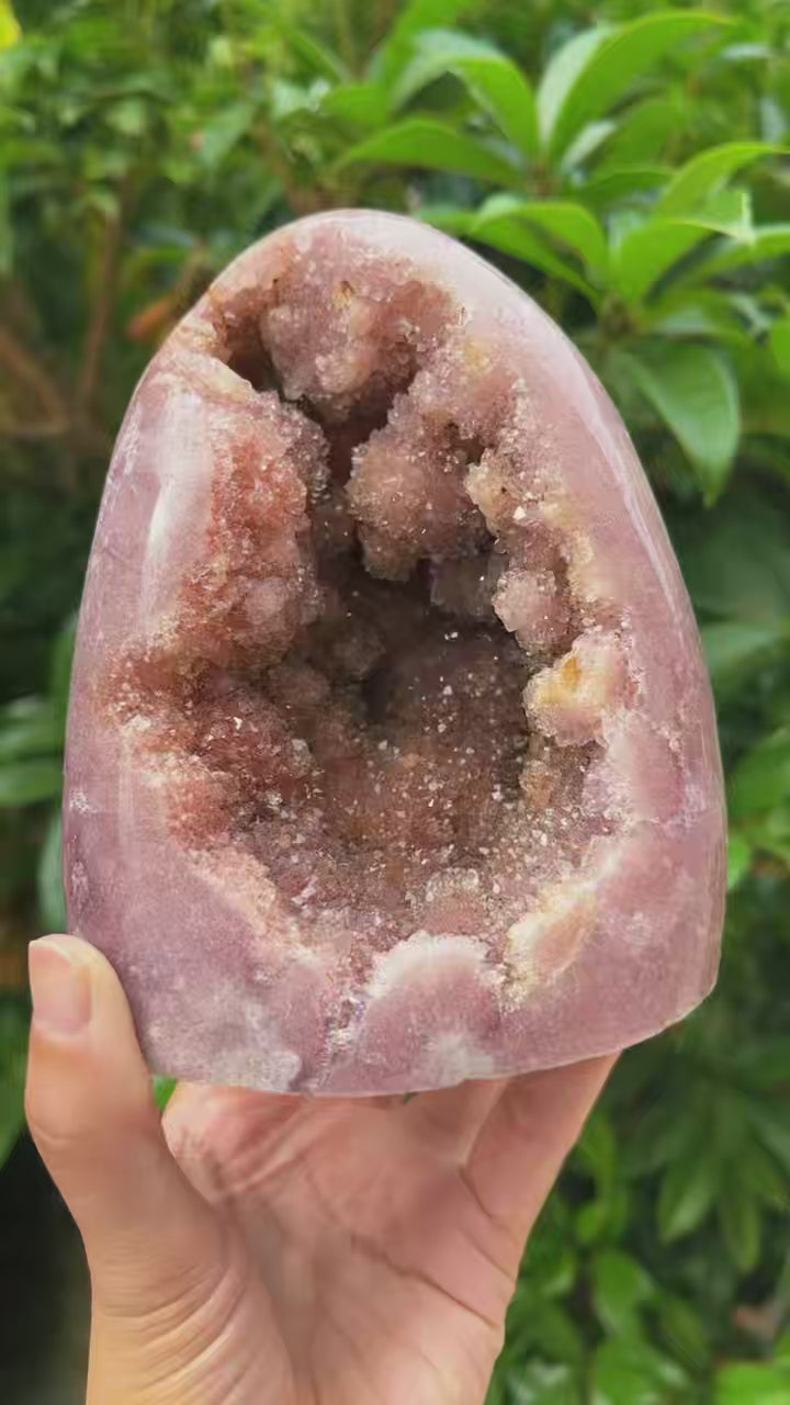5A 1180G   Sakura Agate Gummy Geode
