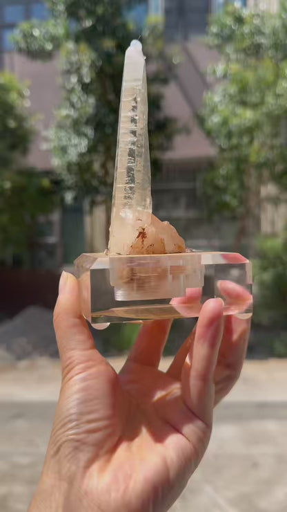 A00165  rare powerful energy chakra lemurian quartz