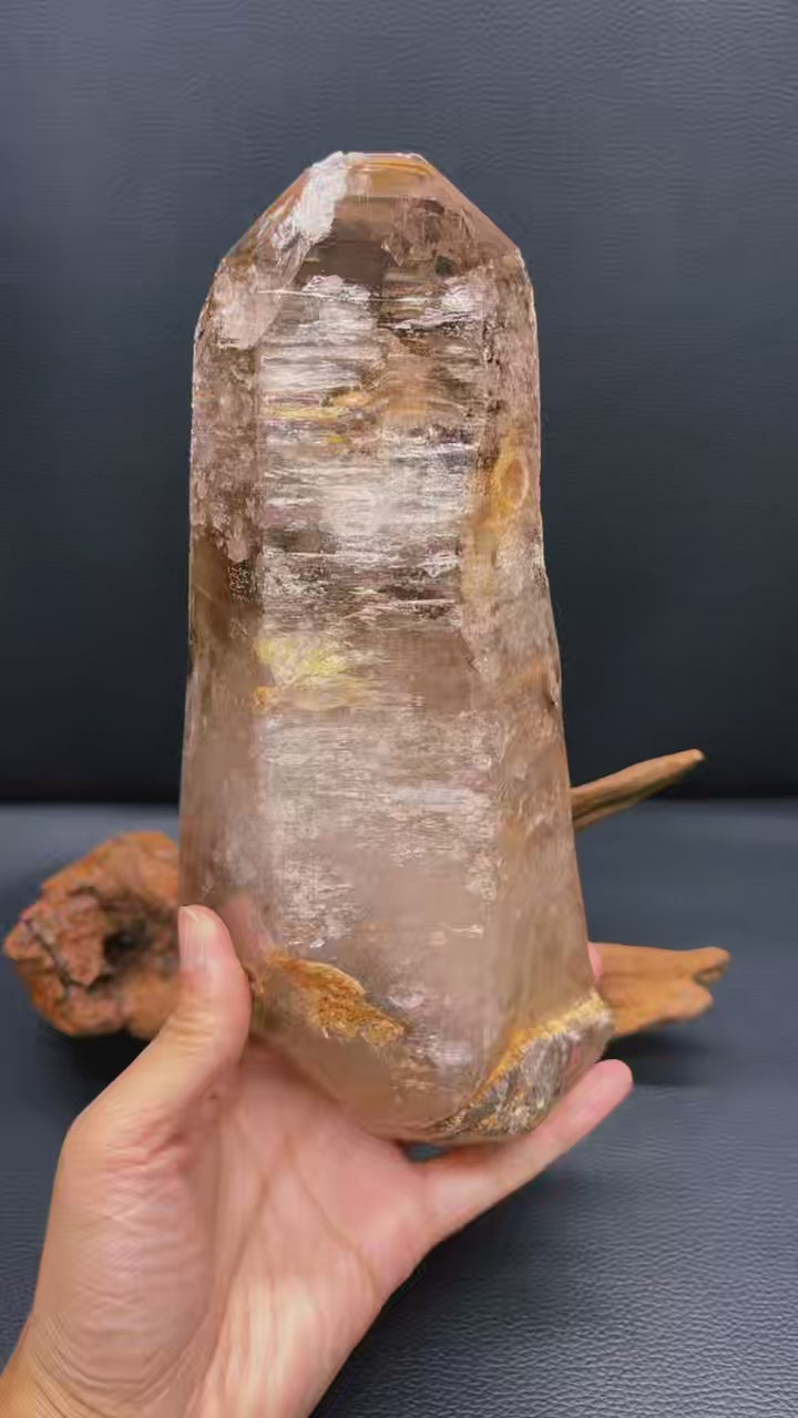 5A 1690G   Skeleton Crystal Pillar