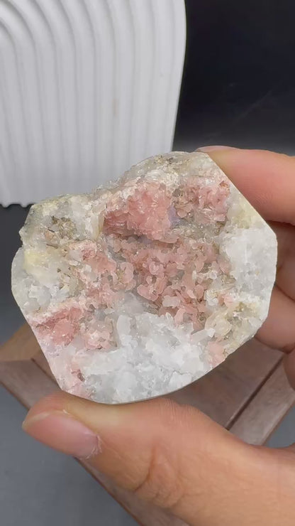 A00040 rare petals shape rhodochrosite mixed quartz and purple flourite mineral