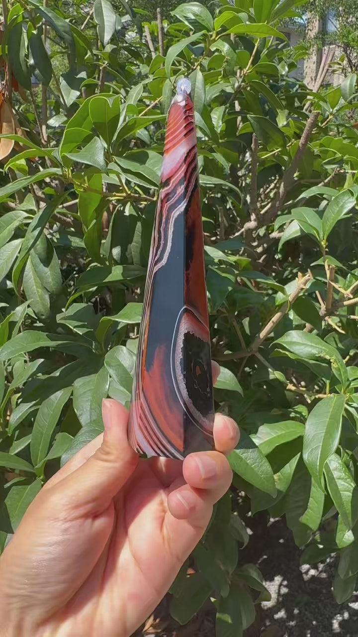 A00158 very pretty onyx / carneline cone shape tower