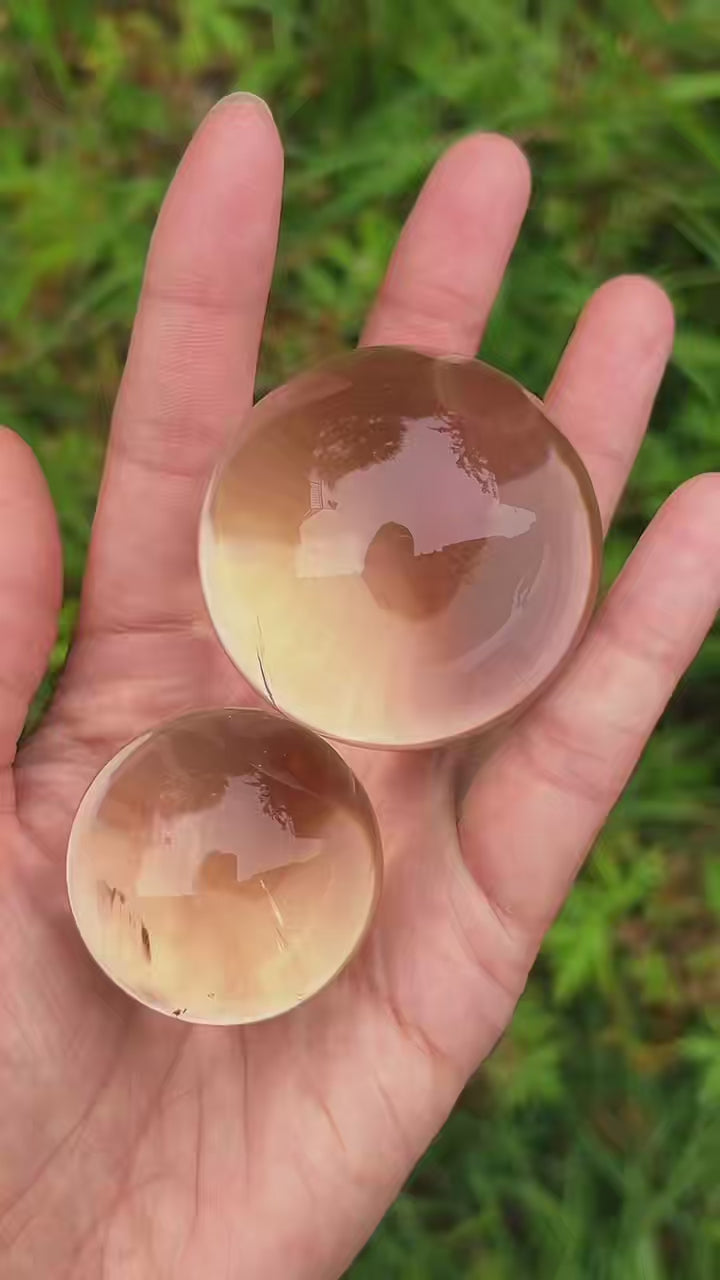5A 100G   Exquisite Transparent Crystal Sphere