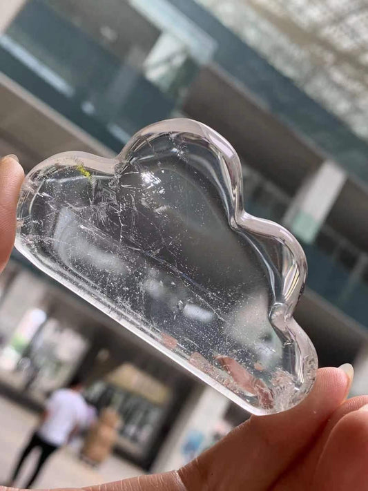Clear quartz cloud mass