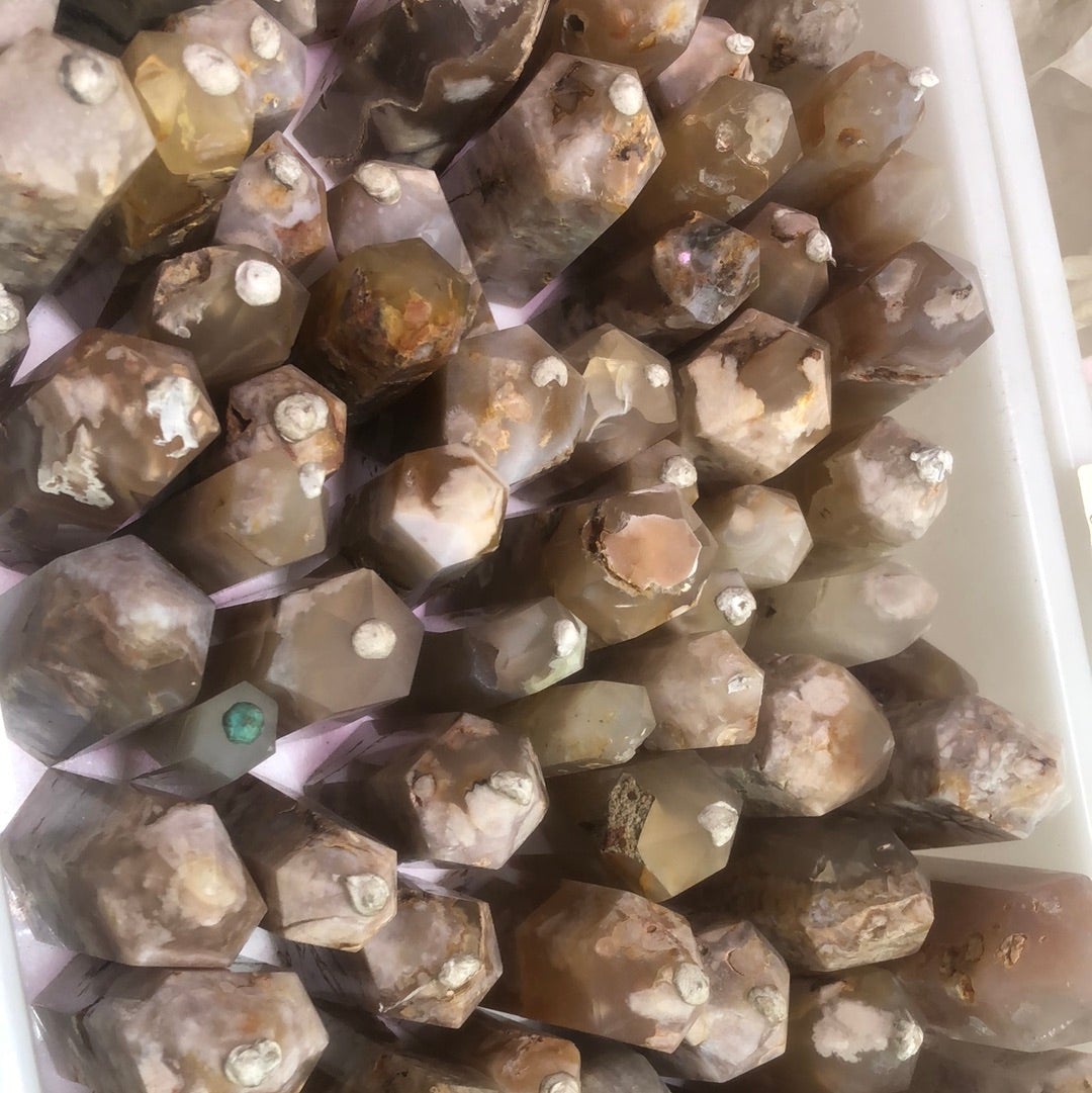 Flower agate tower point