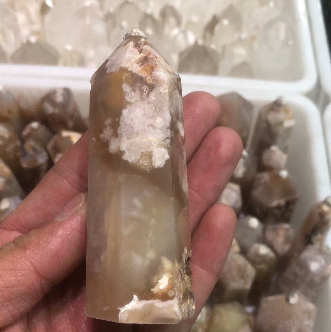 Flower agate tower point