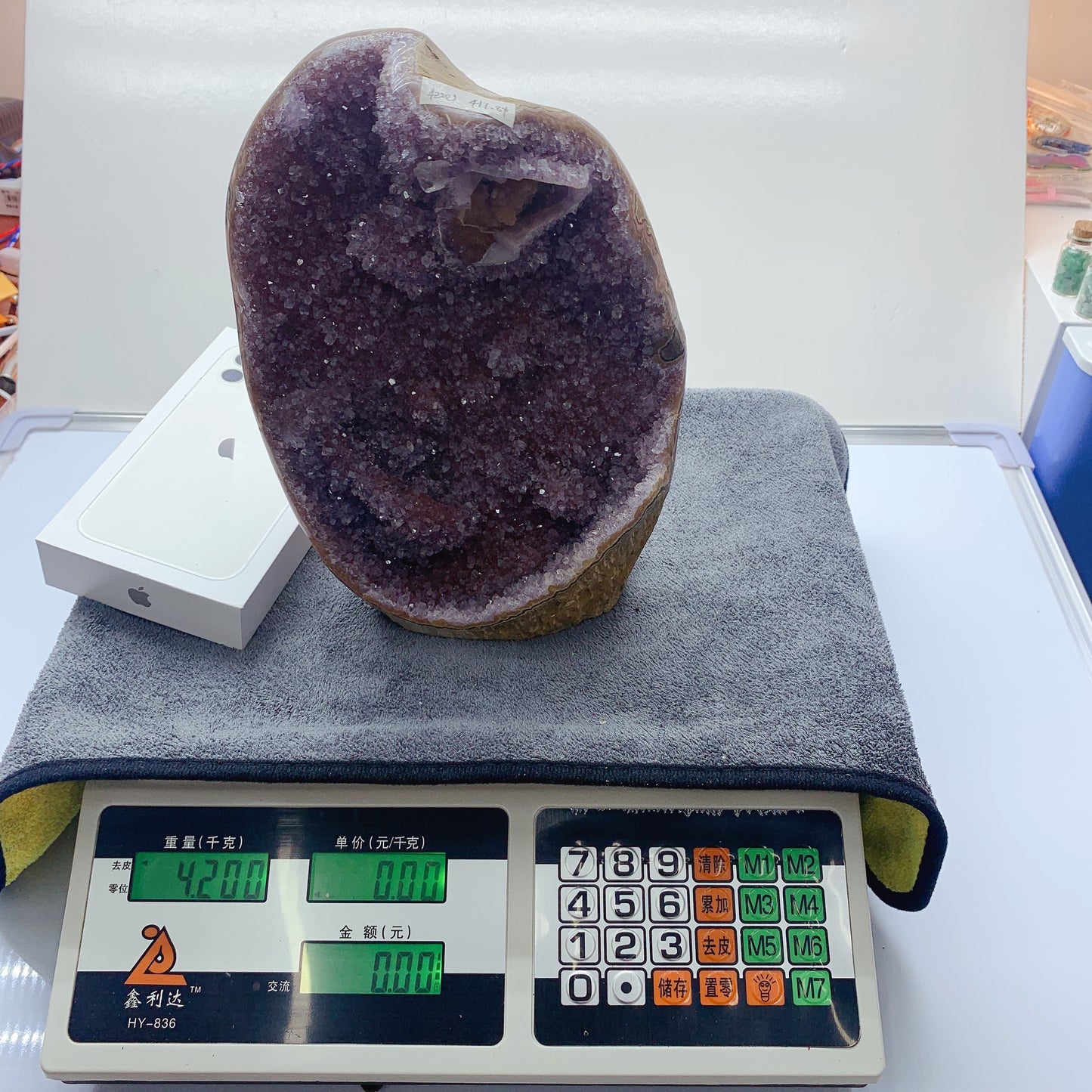 #80004 amethyst free from 4.2 KG